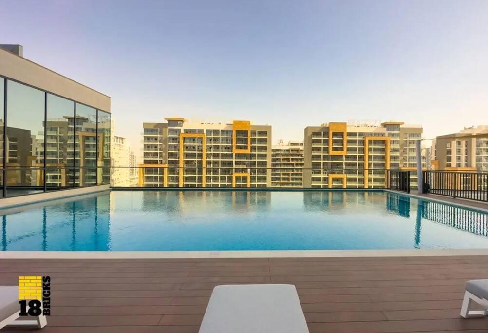 Spacious And Comfort Stay At Sobha Waves Dubai Exterior foto